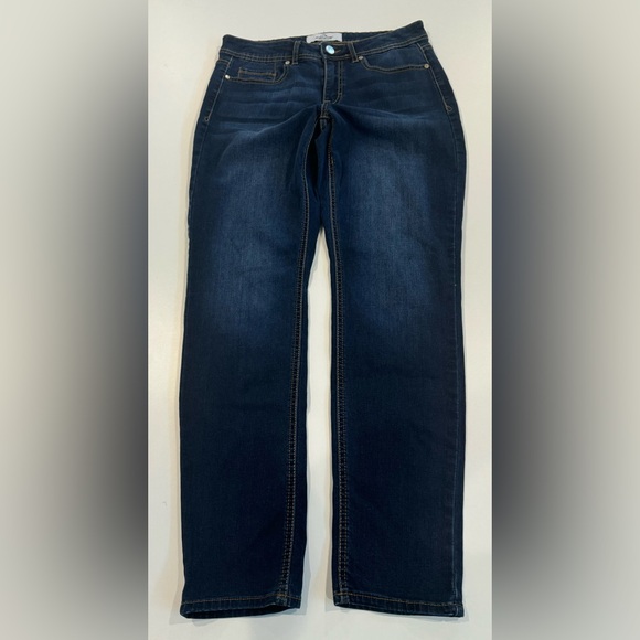 Jordache Women's dark blue curvy Skinny Jeans - Picture 3 of 8